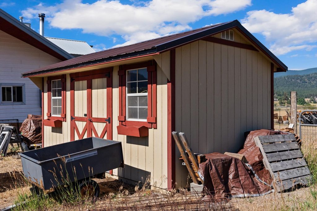 Image 27 of property listing at 4 Sunset Court, Plains, MT 59859