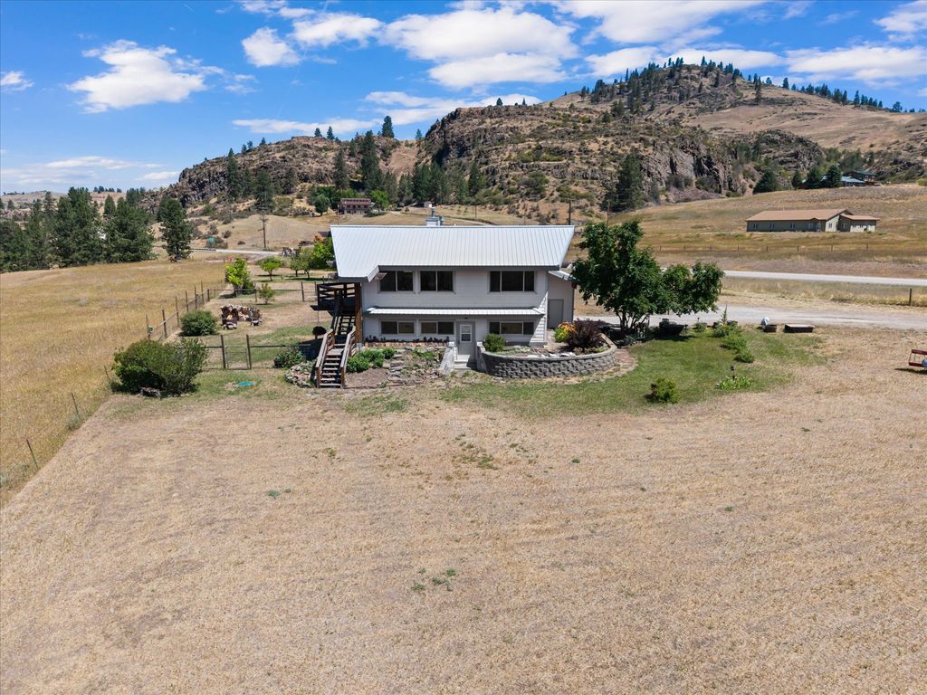 Image 32 of property listing at 4 Sunset Court, Plains, MT 59859
