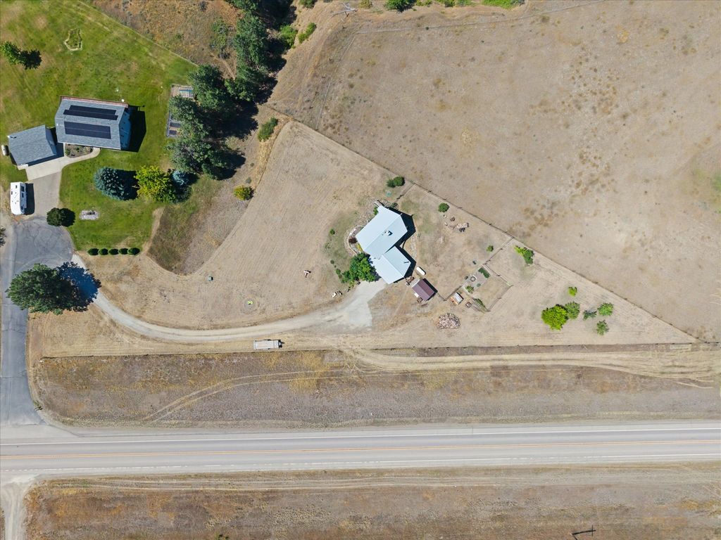 Image 47 of property listing at 4 Sunset Court, Plains, MT 59859