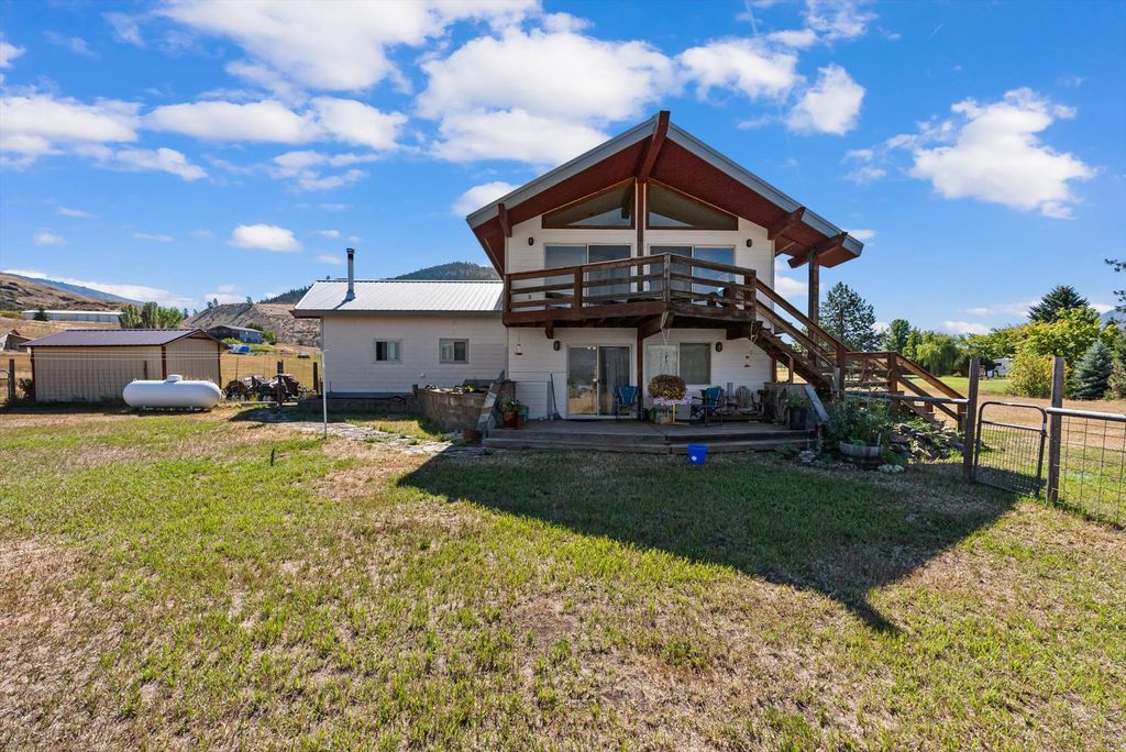 Image 5 of property listing at 4 Sunset Court, Plains, MT 59859