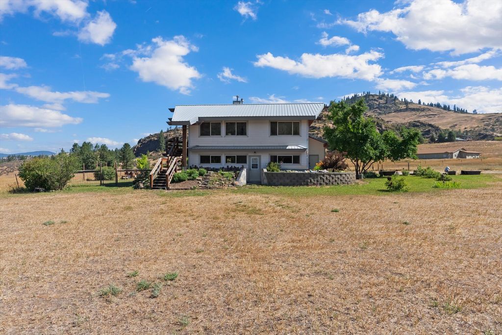 Image 7 of property listing at 4 Sunset Court, Plains, MT 59859