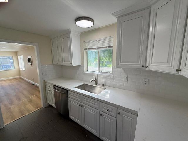 2353 Robindale Ave, Stockton, CA 95205
