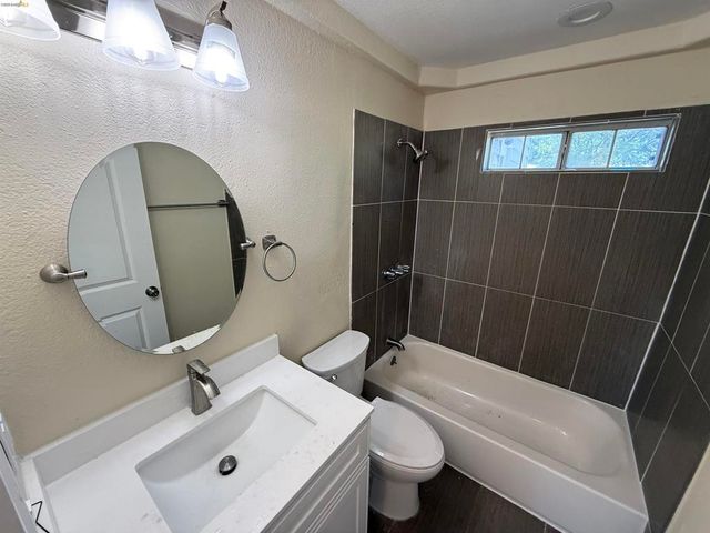 2353 Robindale Ave, Stockton, CA 95205