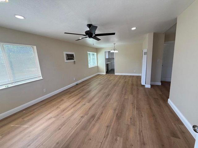 2353 Robindale Ave, Stockton, CA 95205