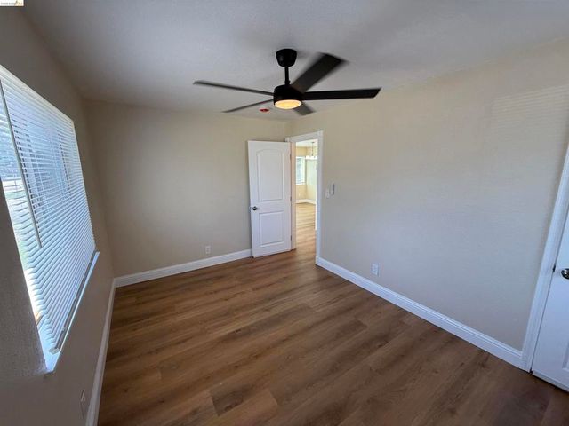 2353 Robindale Ave, Stockton, CA 95205