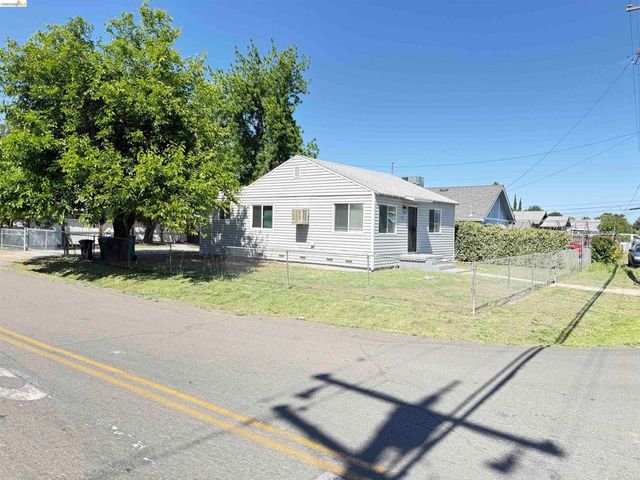 2353 Robindale Ave, Stockton, CA 95205