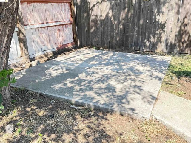 2353 Robindale Ave, Stockton, CA 95205