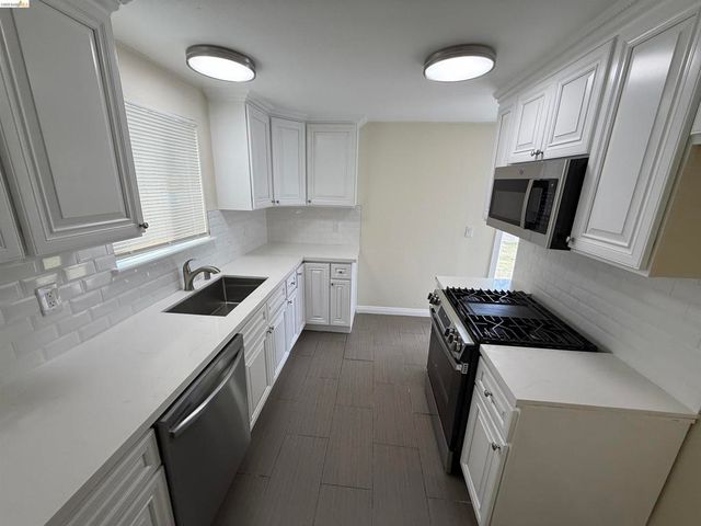 2353 Robindale Ave, Stockton, CA 95205