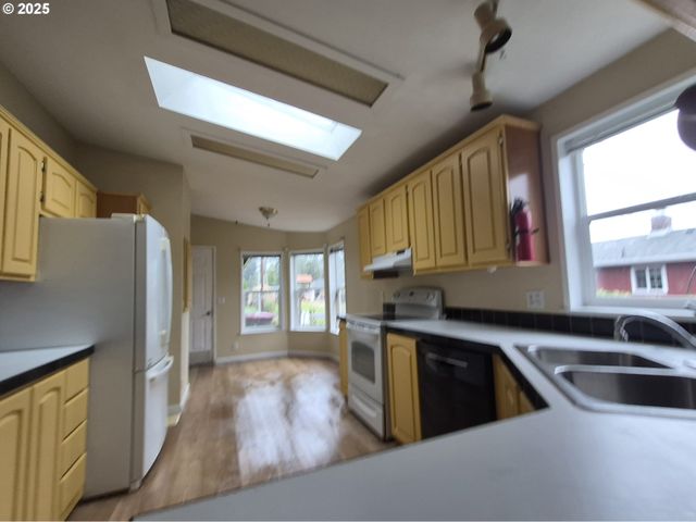 140 Sw BIRCH Ave, Warrenton, OR 97146