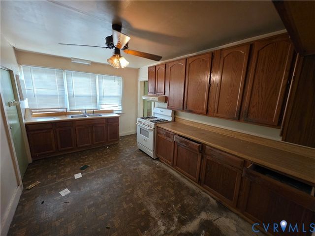 688 Pegram St, Petersburg, VA 23803