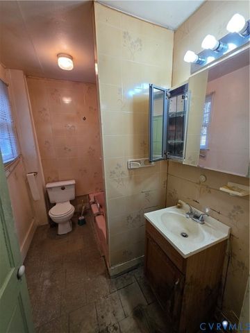 688 Pegram St, Petersburg, VA 23803