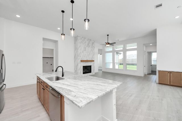 9514 Chateau Hill, Iowa Colony, TX 77578