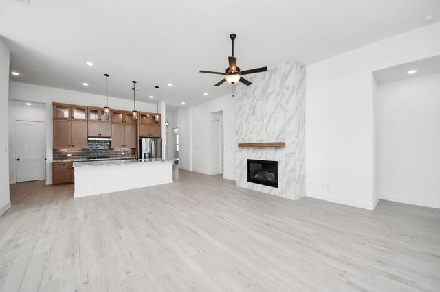 9514 Chateau Hill, Iowa Colony, TX 77578