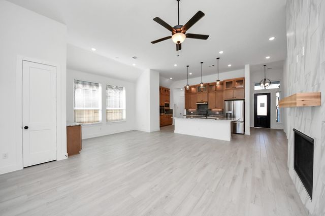 9514 Chateau Hill, Iowa Colony, TX 77578