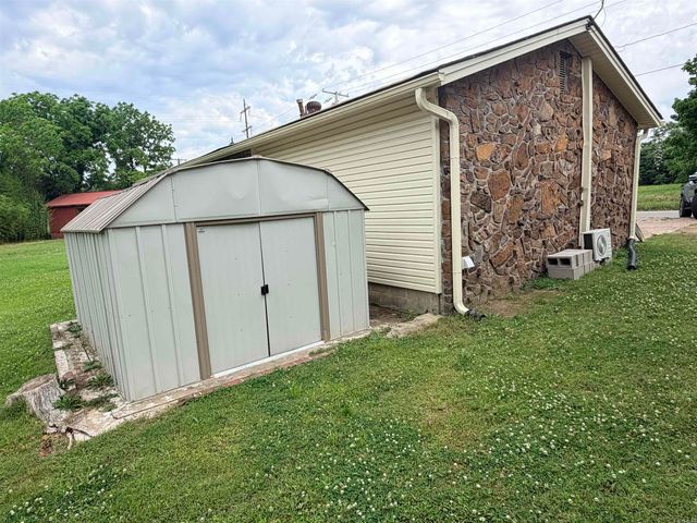1604 W Childress Street, Morrilton, AR 72110
