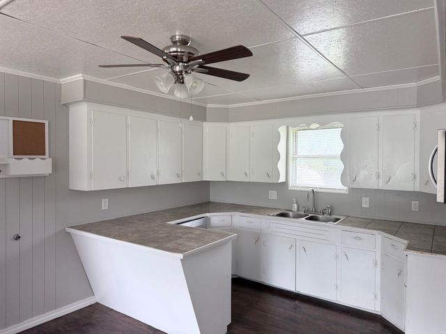 1604 W Childress Street, Morrilton, AR 72110