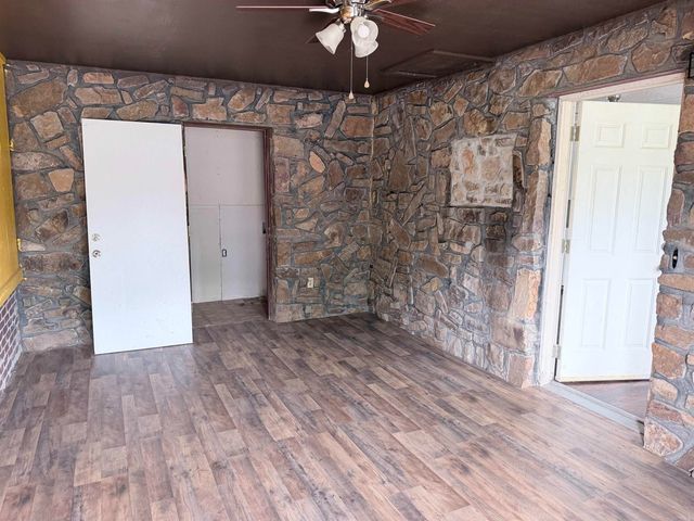1604 W Childress Street, Morrilton, AR 72110