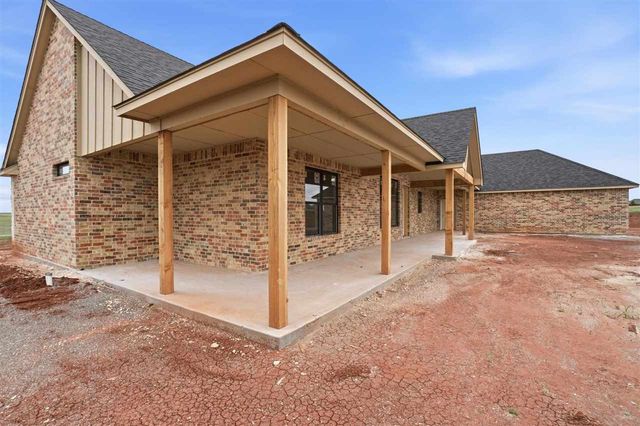 5108 SW Bishop Rd, Lawton, OK 73505
