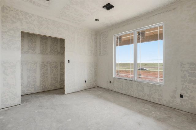5108 SW Bishop Rd, Lawton, OK 73505