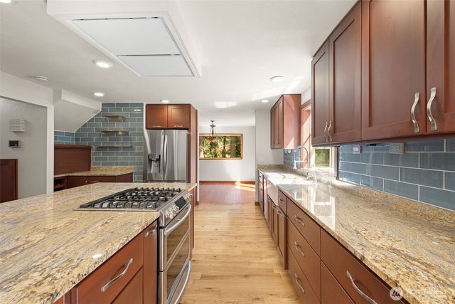 16816 43rd Street Ct E, Lake Tapps, WA 98391