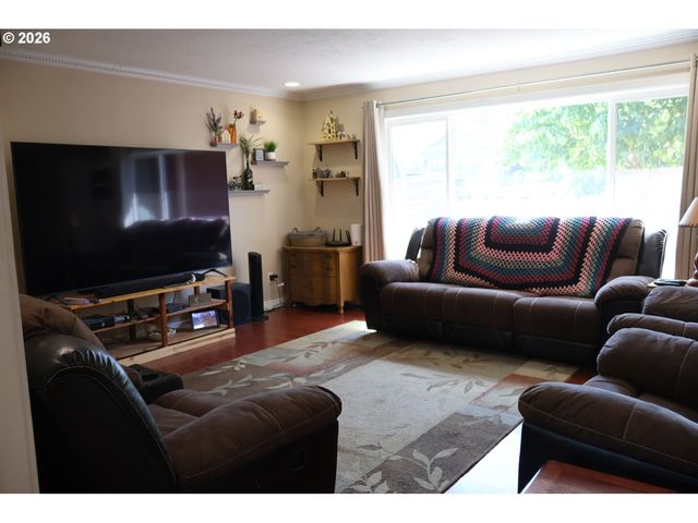 3030 Ne NEWBY St, Mc Minnville, OR 97128