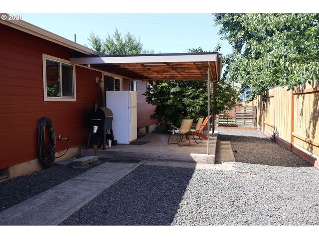 3030 Ne NEWBY St, Mc Minnville, OR 97128