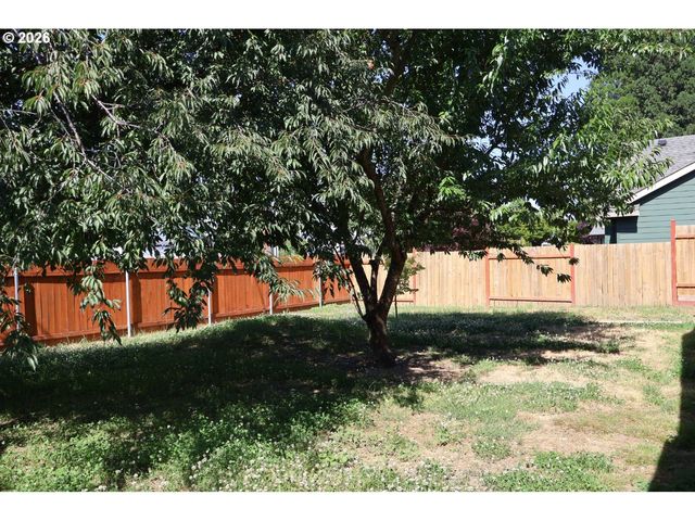 3030 Ne NEWBY St, Mc Minnville, OR 97128