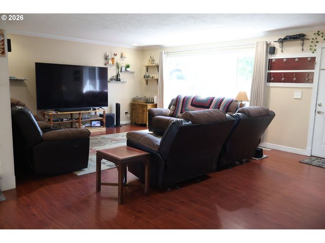3030 Ne NEWBY St, Mc Minnville, OR 97128