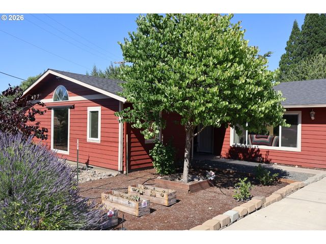 3030 Ne NEWBY St, Mc Minnville, OR 97128