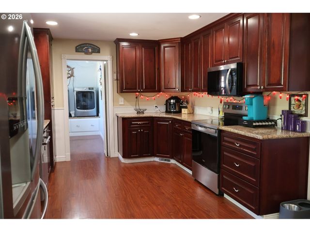 3030 Ne NEWBY St, Mc Minnville, OR 97128