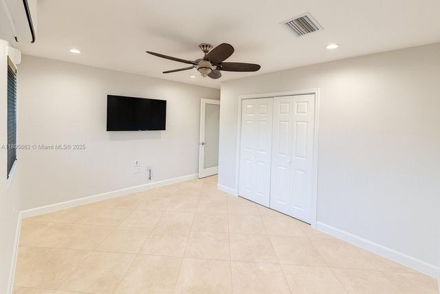 9510 SW 45th St, Miami, FL 33165