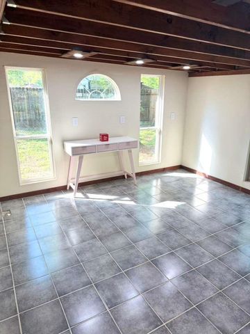 134 Linnwood Drive, Woodbranch, TX 77357