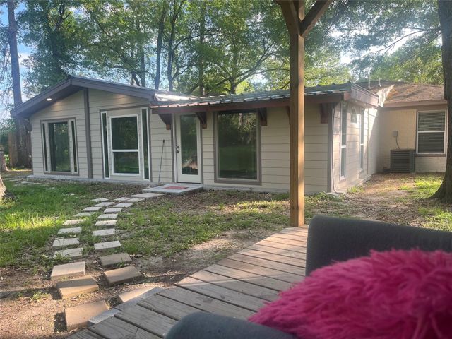 134 Linnwood Drive, Woodbranch, TX 77357