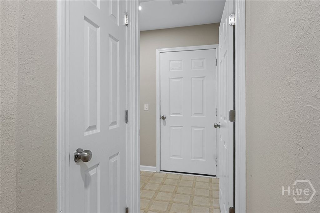 Image 14 of property listing at 143 Wax Myrtle Court, Savannah, GA 31419