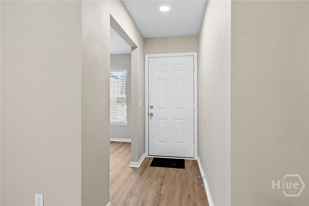 Image 5 of property listing at 143 Wax Myrtle Court, Savannah, GA 31419