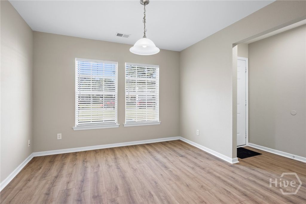 Image 6 of property listing at 143 Wax Myrtle Court, Savannah, GA 31419