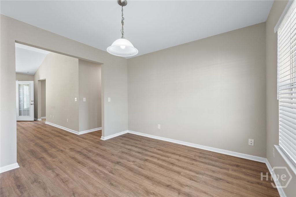 Image 7 of property listing at 143 Wax Myrtle Court, Savannah, GA 31419