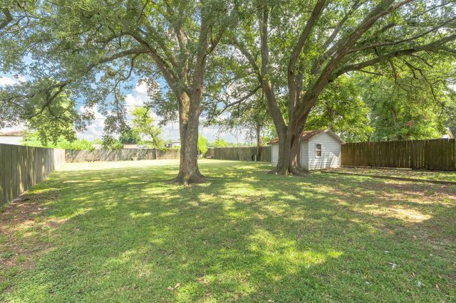 519 Sharon Drive, Humble, TX 77338