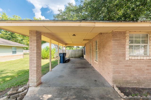 519 Sharon Drive, Humble, TX 77338