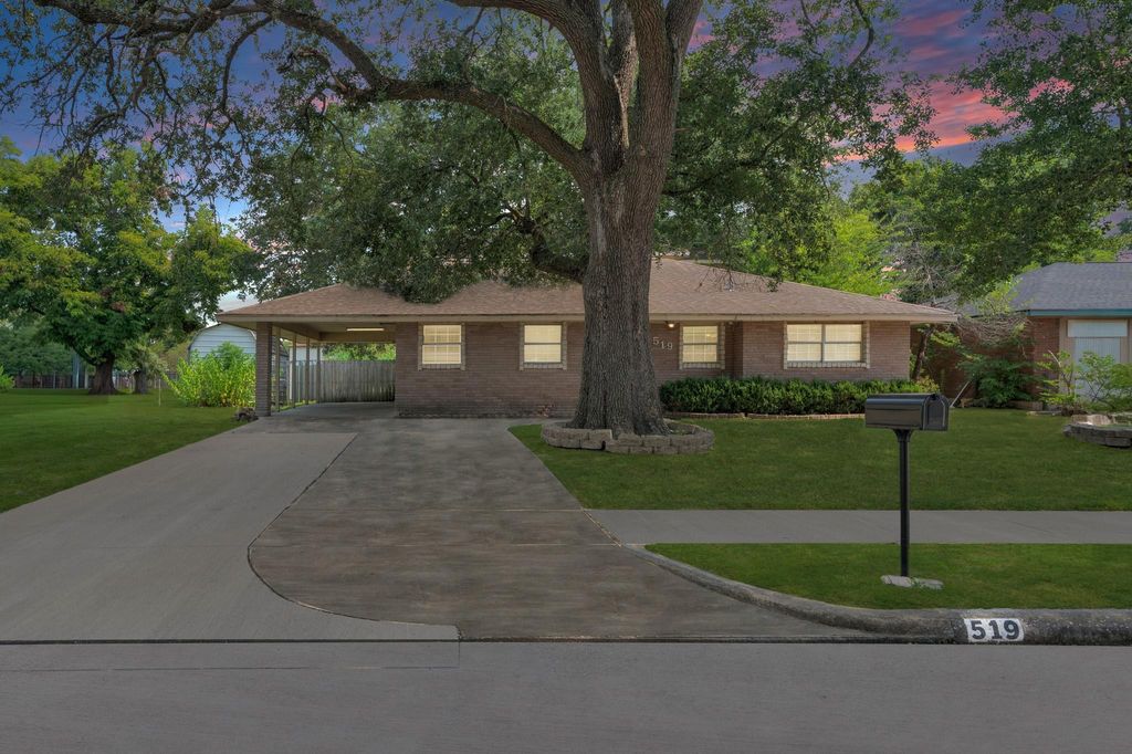 519 Sharon Drive, Humble, TX 77338
