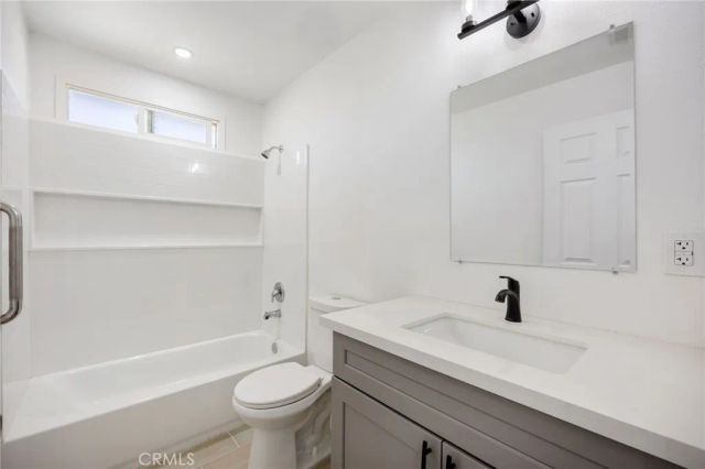 709 W Avenue H12, Lancaster, CA 93534