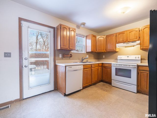 3317 W RICHWOODS Boulevard, Peoria, IL 61604