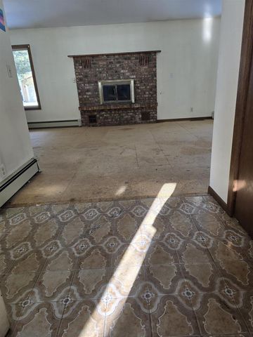 W9230 STATE ROAD 21, Wautoma, WI 54982