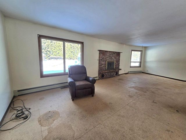 W9230 STATE ROAD 21, Wautoma, WI 54982
