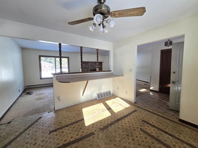 W9230 STATE ROAD 21, Wautoma, WI 54982