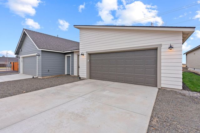 4058 SW Obsidian Place 190, Redmond, OR 97756