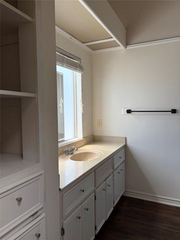 1404 Andra LN, San Marcos, TX 78666