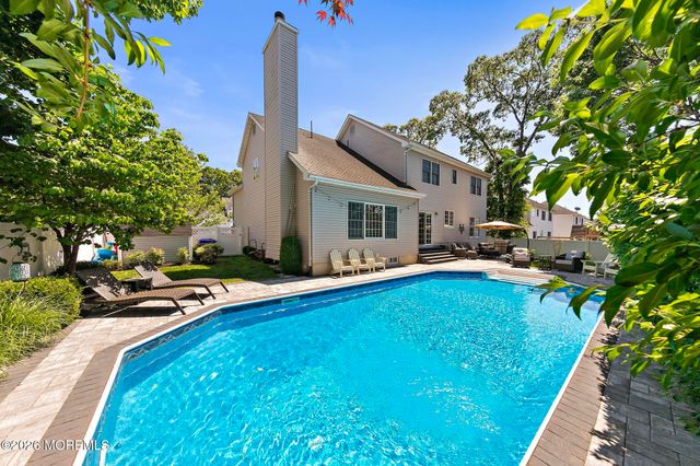 18 Regina Drive, Brick, NJ 08724