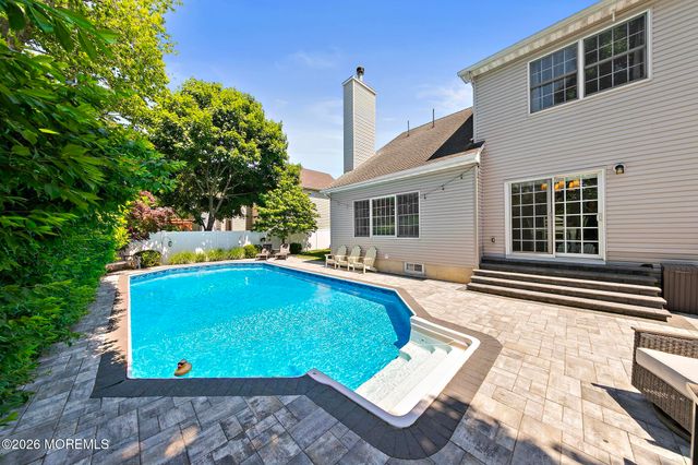 18 Regina Drive, Brick, NJ 08724