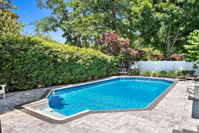 18 Regina Drive, Brick, NJ 08724